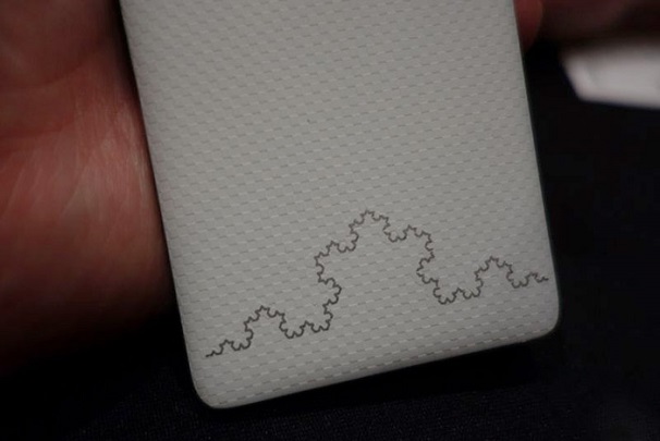 اَبَرتلفنی با حافظهای تا ۳۲۰ گیگابایت اَبَرتلفنی با حافظهای تا ۳۲۰ گیگابایت