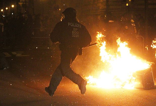 تظاهرات دوباره اسلام هراسان در آلمان (+عکس)