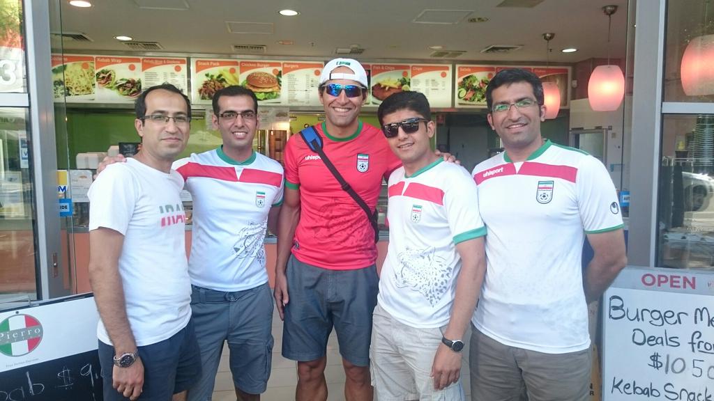 ایرانی های حاضر در استادیوم (عکس )