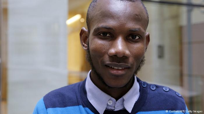 کارگر مسلمان فروشگاه یهودی‌ها قهرمان فرانسه شد