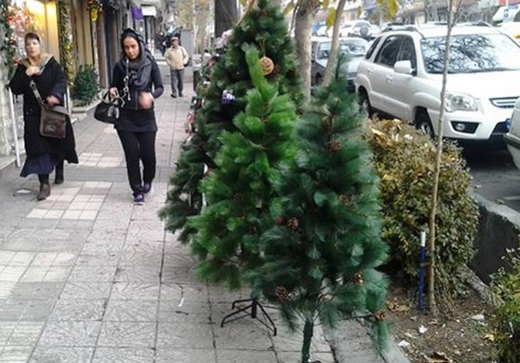 گزارش روزنامه اسراییلی از برگزاری آزادانه جشن کریسمس در ایران(+عکس)