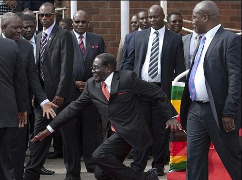 وقتی یک رئیس‌جمهور زمین می‌خورد