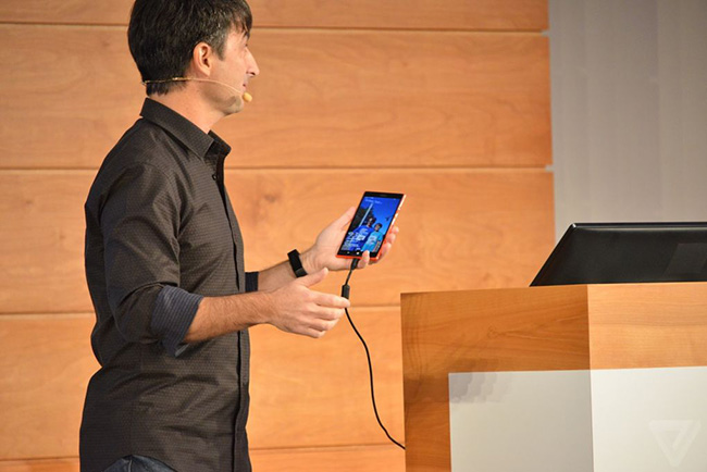 مایکروسافت از ویندوز ۱۰ نسخه موبایل خود رونمایی کرد مایکروسافت از ویندوز ۱۰ نسخه موبایل خود رونمایی کرد