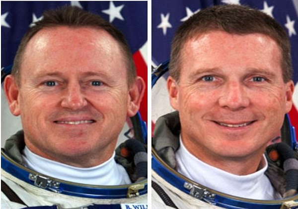 سلفیهای فضانوردان برای مستندسازی کابلکشی در گرانش صفر سلفیهای فضانوردان برای مستندسازی کابلکشی در گرانش صفر