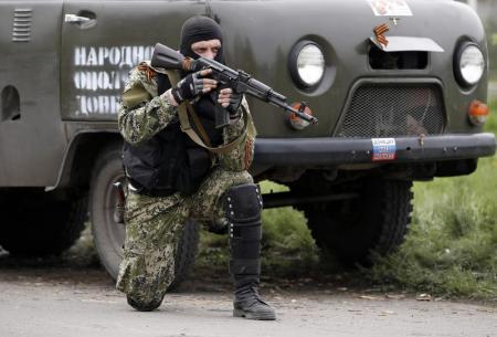 جنگ داخلی در شرق اوکراین: سرنگونی 2 بالگرد ارتش توسط جدایی طلبان / اشغال ساختمان راه آهن و توقف حرکت قطارها