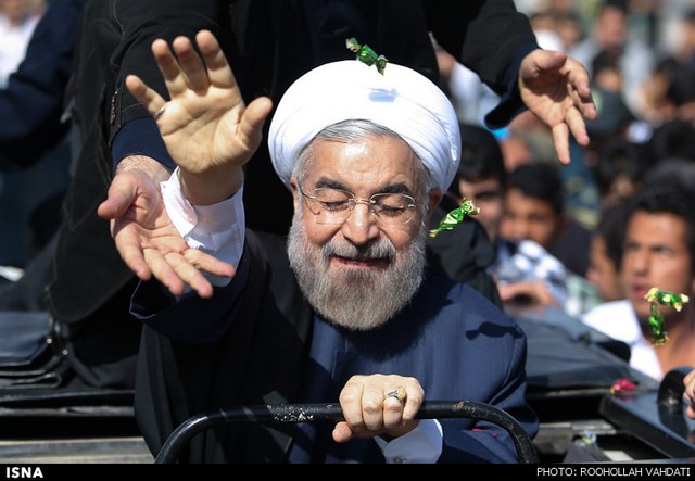 حاشیه های سفر روحانی به ایلام (عکس)