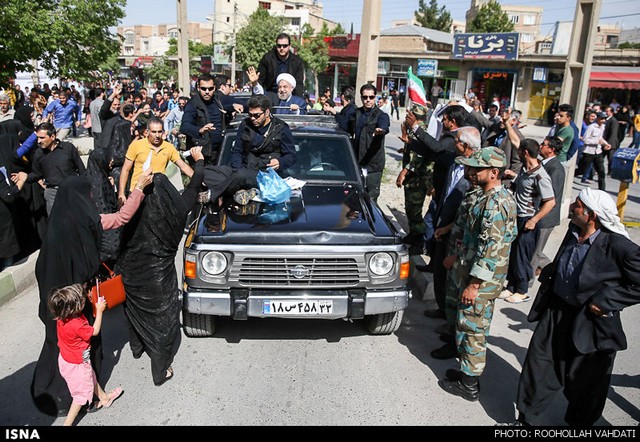 حاشیه های سفر روحانی به ایلام (عکس)