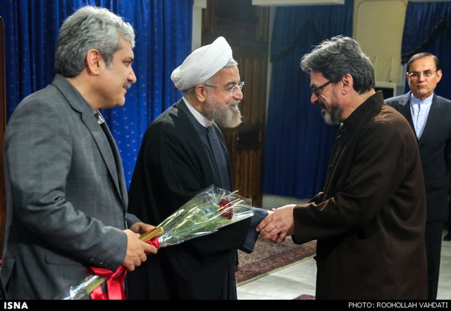 تجلیل از محققان و هنرمندان نخبه کشور با حضور روحانی (عکس)