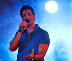 فرزاد فرزین خواننده رسمی ایران در جام‌جهانی فوتبال هنرمندان شد