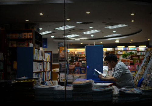 کتاب فروشی بیست و چهار ساعته در چین (عکس)