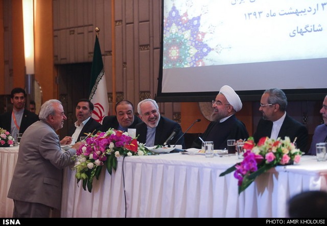 نشست صمیمی ایرانیان مقیم چین با روحانی (عکس)