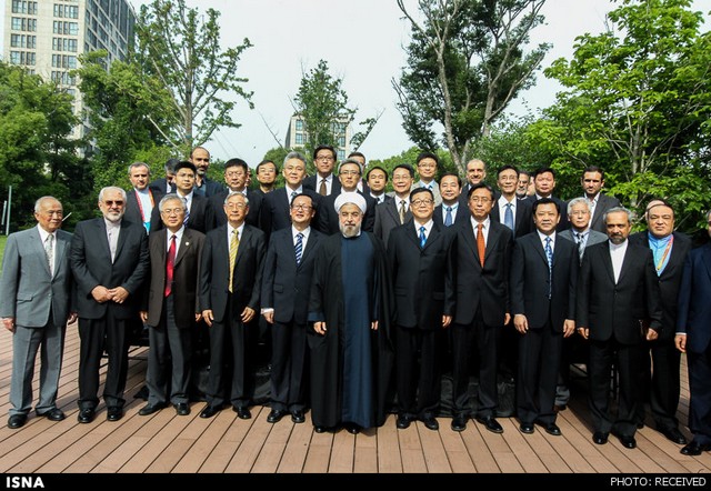 روحانی در جمع نخبگان چین (عکس)