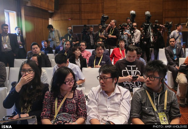 کنفرانس خبری روحانی در چین (عکس)