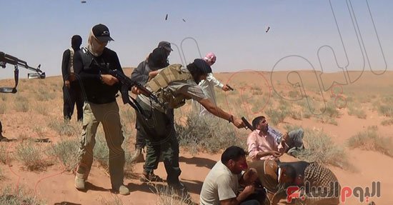 کشته شدن 5 نظامی عراقی توسط  داعش (عکس 16+)