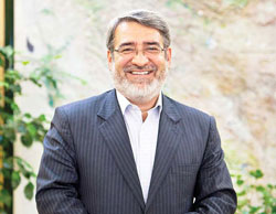 وزیر کشور: رابطه‌ام با روحانی و لاریجانی دو خط موازی است