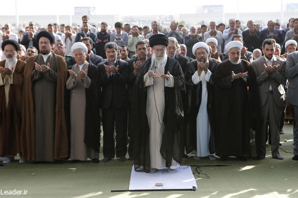 رهبر انقلاب: رهبر انقلاب: