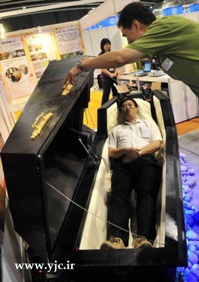 تجربه مرگ، سرگرمی جدید ژاپنی‌ها (+عکس)