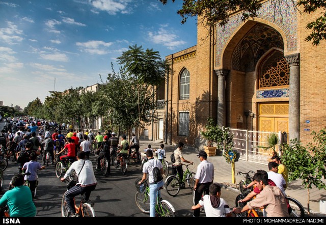 تهرانگردی ۱۵۰۰ دوچرخه سوار تهرانی (عکس)