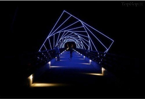 پلي با طرحي حيرت انگيز در آمريكا (عکس)