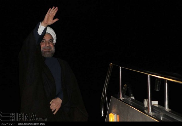 بازگشت روحانی به تهران (عکس)