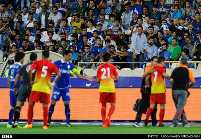 بازی فوتبال استقلال و فولاد خوزستان (عکس)