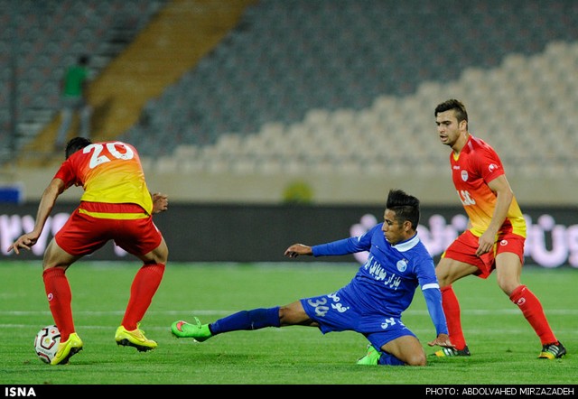 بازی فوتبال استقلال و فولاد خوزستان (عکس)