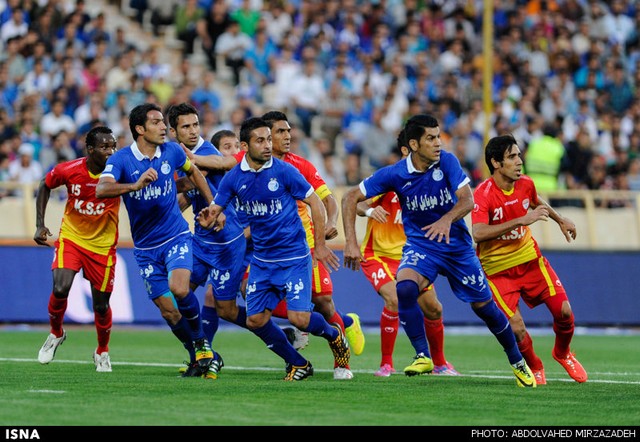 بازی فوتبال استقلال و فولاد خوزستان (عکس)