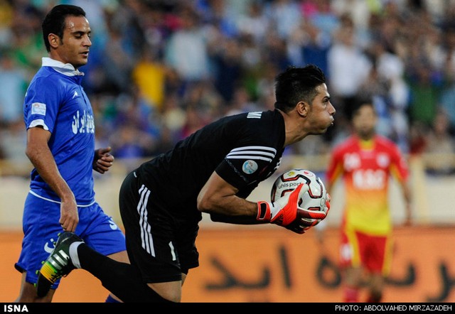بازی فوتبال استقلال و فولاد خوزستان (عکس)