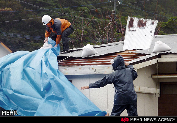 توفان در چین و ژاپن (عکس)