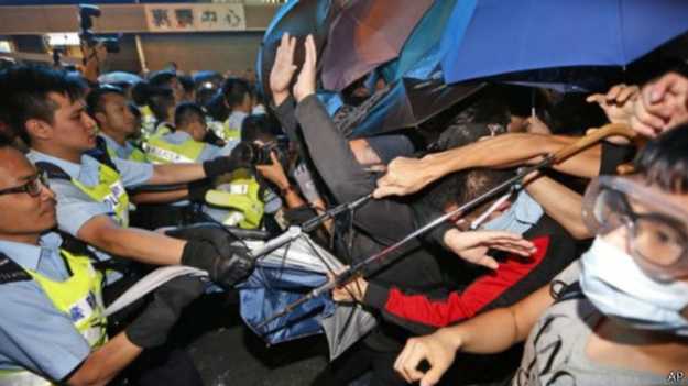 معترضان هنگ‌کنگی مجددا خیابان‌ها را اشغال کردند (+عکس)
