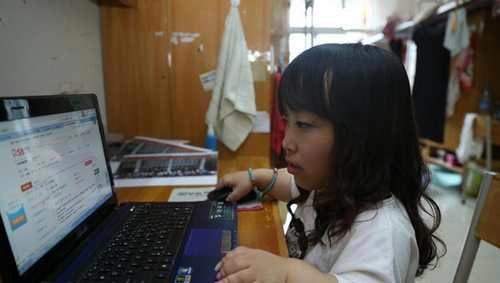 کوتاه قدترین دانشجوی دختر فارغ التحصیل شد (+عکس)