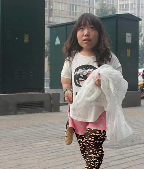 کوتاه قدترین دانشجوی دختر فارغ التحصیل شد (+عکس)