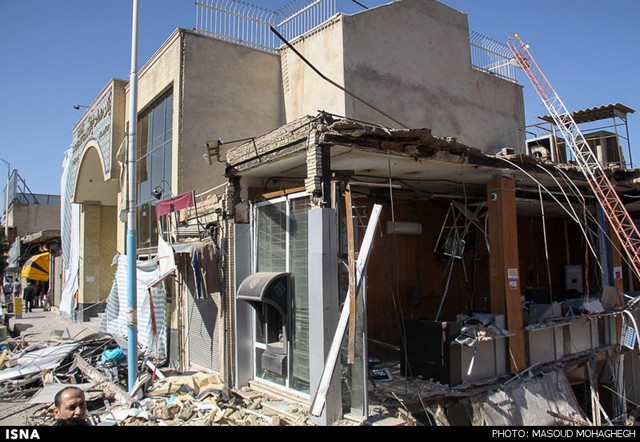 ریزش ساختمان بانک - سمنان (عکس)