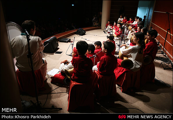 کنسرت گروه کوبه ای نوازان کنج (عکس)