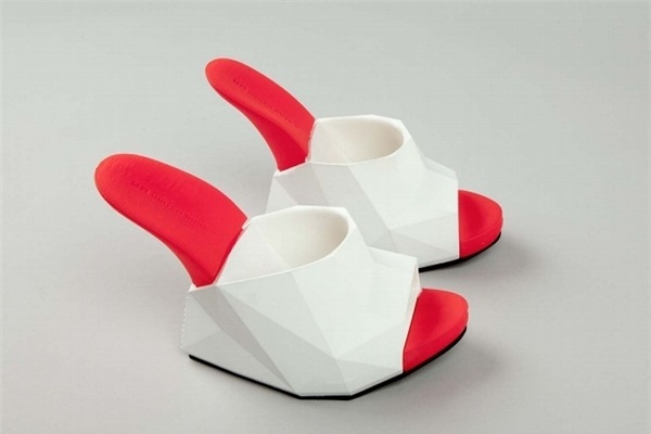 تولید کفش توسط مشتری با چاپگرسه بعدی+تصاویر تولید کفش توسط مشتری با چاپگرسه بعدی+تصاویر