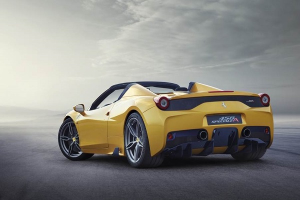 لذت رانندگی با فراری 458 اسپچاله A لذت رانندگی با فراری 458 اسپچاله A