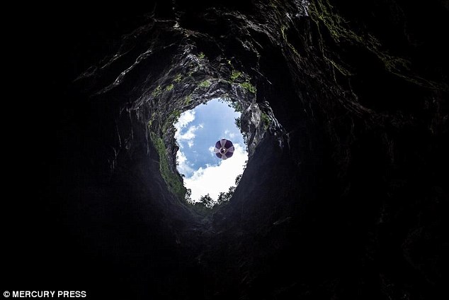 اولین تجربه پرواز در زیر زمین (عکس)