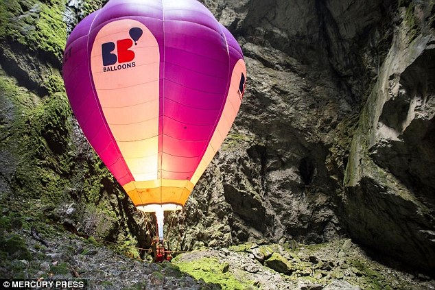 اولین تجربه پرواز در زیر زمین (عکس)