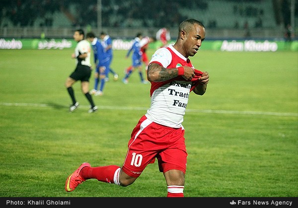 شادی گل کشنده تراکتوری ها(+گزارش تصویری)