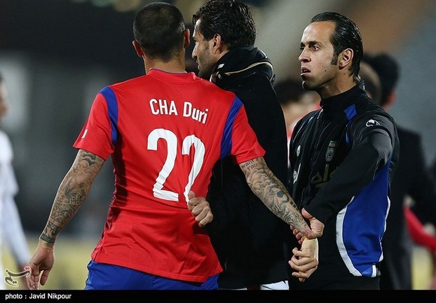 درگیری بازیکنان ایران و کره جنوبی(فیلم/عکس)