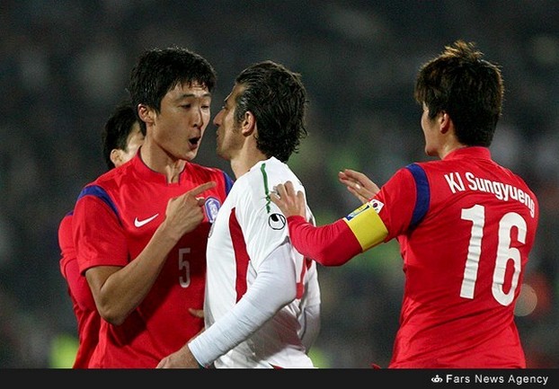 درگیری بازیکنان ایران و کره جنوبی(فیلم/عکس)