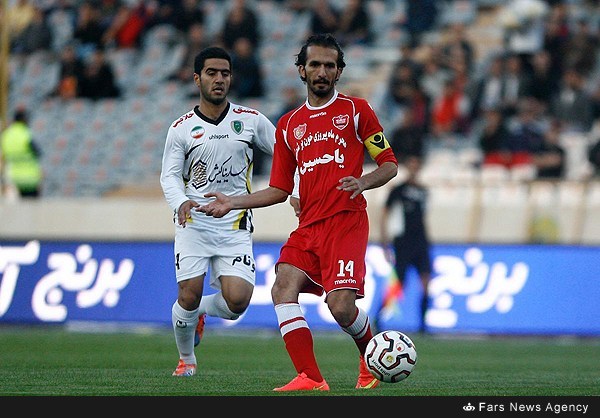 سوشاپنالتی زد، پرسپولیس صعودکرد(+عکس)