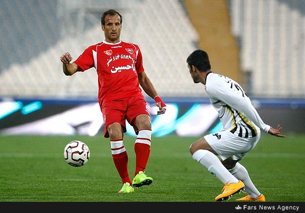 سوشاپنالتی زد، پرسپولیس صعودکرد(+عکس)