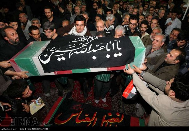 تدفین سه شهید گمنام در بازار تهران