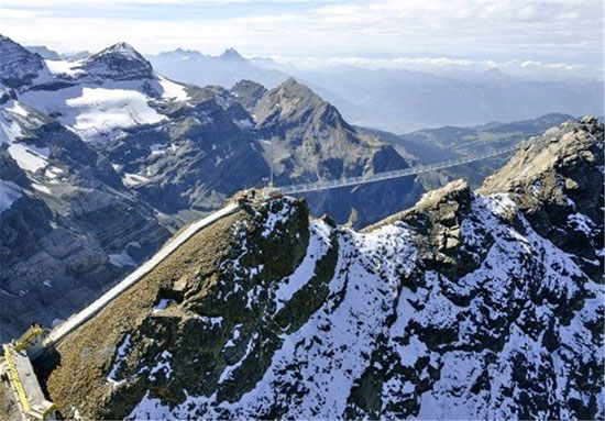 عجیب ترین پل‌ های عابر دنیا (+عکس)