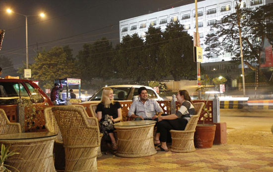 کافه قربانیان اسیدپاشی در هند (+عکس)