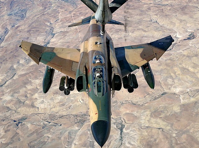 گاردین: معاون ظریف حملات هوایی ایران علیه داعش را تایید کرد