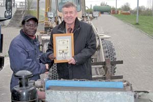 پادشاهي که با skype مملکت داري مي کند!