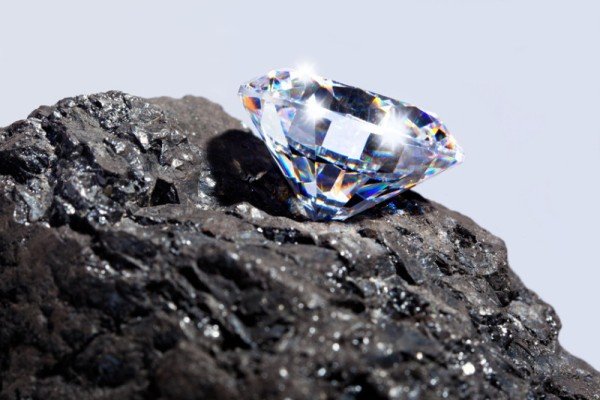 ریزترین الماس جهان ساخته شد