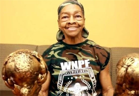 قویترین مادربزرگ جهان (+عکس)